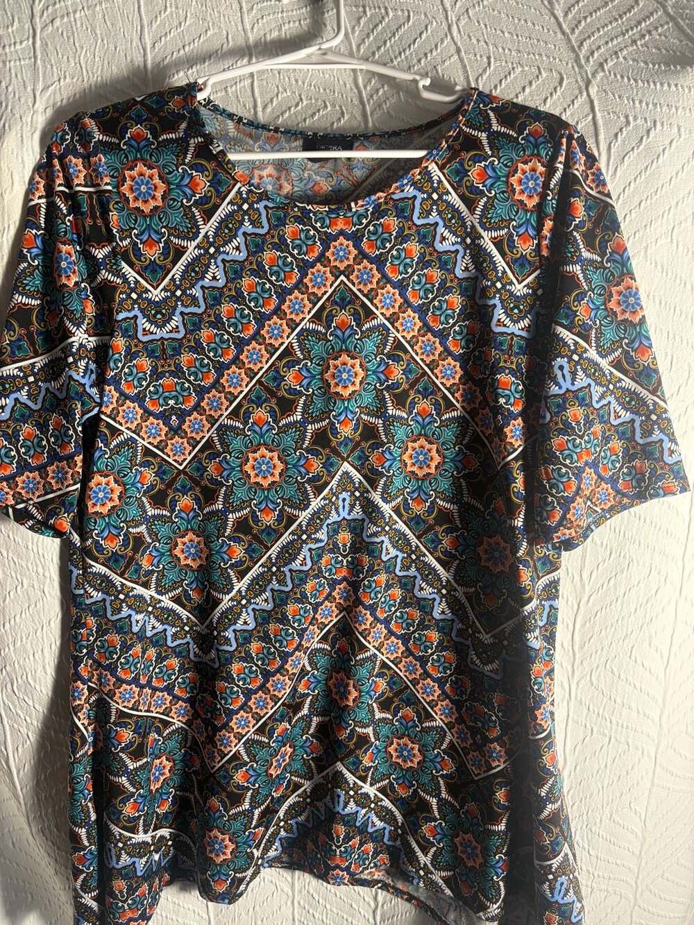 LuLaRoe Women's S Black/Multicolor Classic T-Shirt - NWT – ,